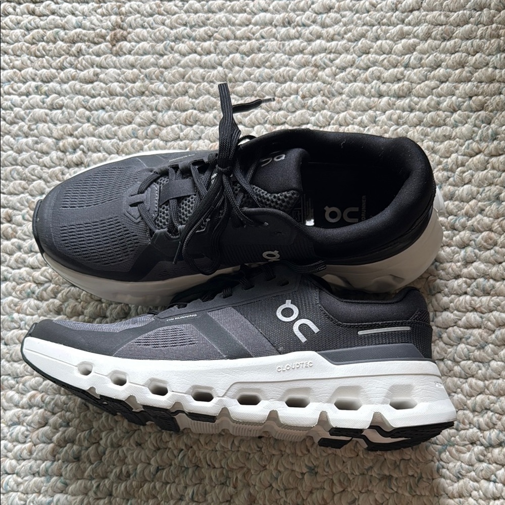 On Running Women’s Black Running Shoes